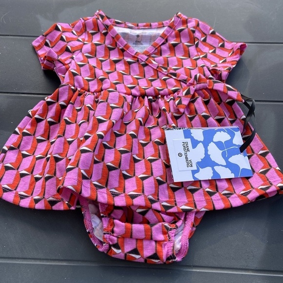 Baby Short Sleeve Pink Modern Geo
Faux Wrap Dress - DVF for Target new - Picture 2 of 4